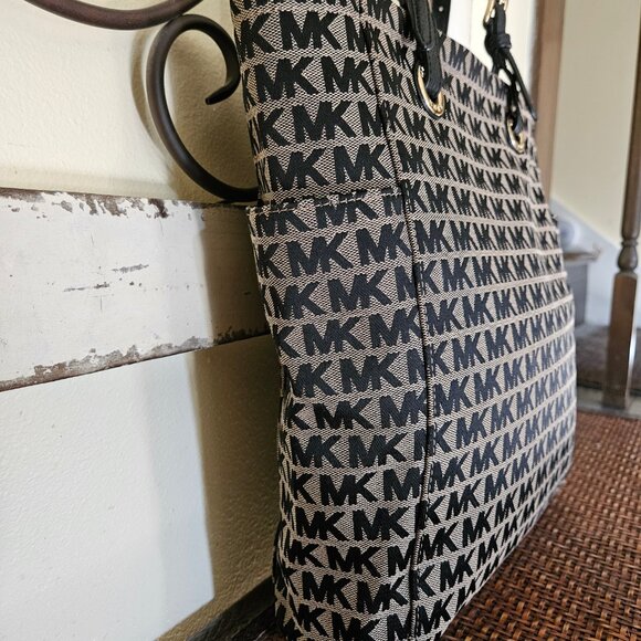 Michael Kors Jet Set Tan and Black Monogram Tote Shoulder Bag - Picture 11 of 12